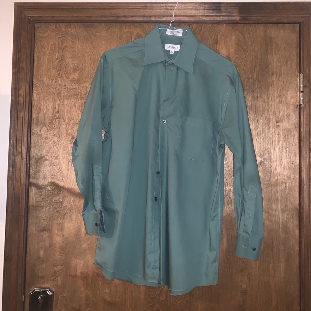 Concepts by Claiborne dress shirt